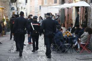 carabinieri banda selfie stick