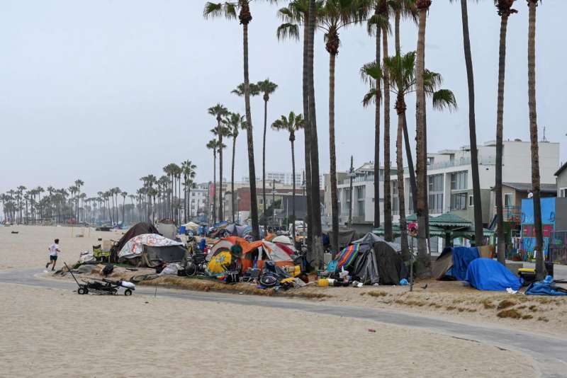 SENZATETTO VENICE BEACH