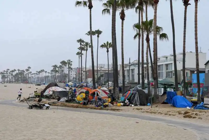 SENZATETTO VENICE BEACH 