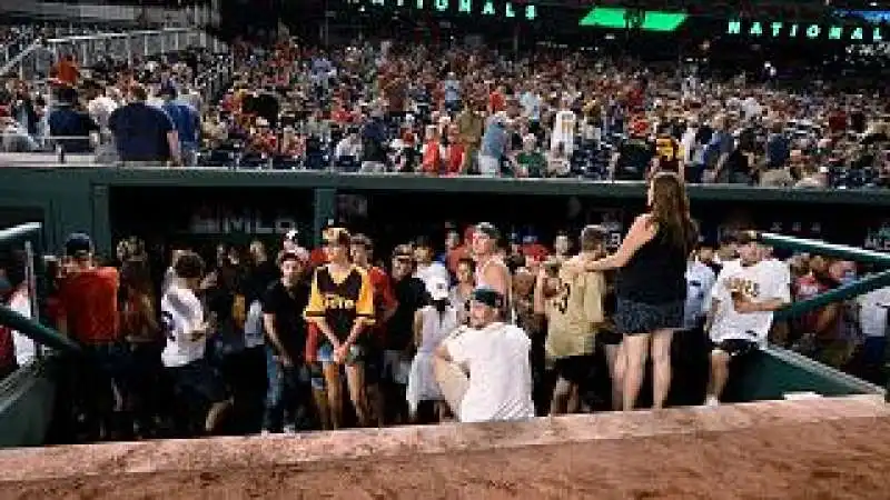 Spari alla partita di baseball