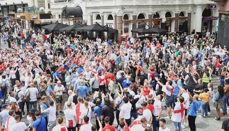 tifosi fuori controllo a londra prima di italia inghilterra 2