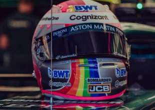 VETTEL CASCO ARCOBALENO