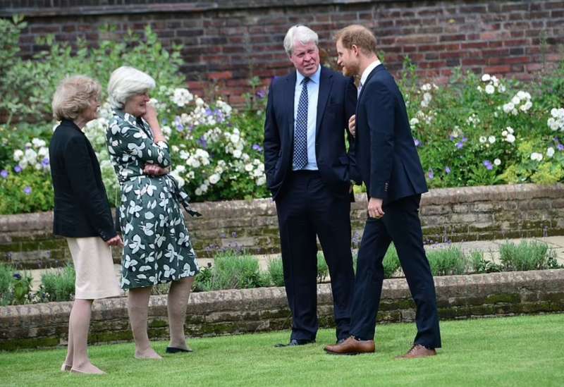 william e harry con le zie 2