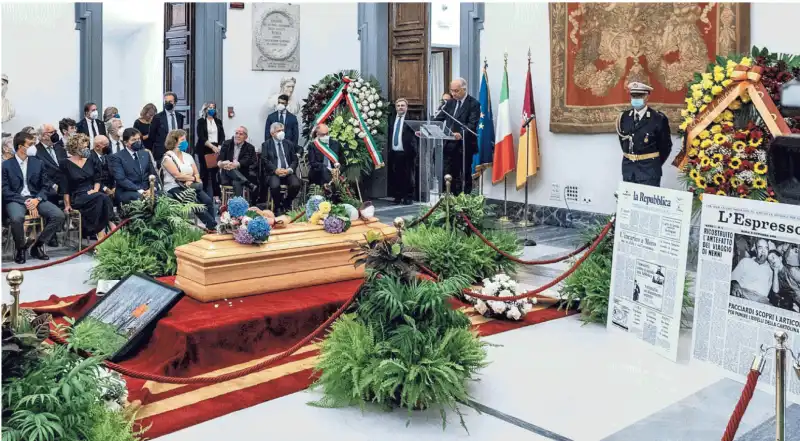 addio a scalfari in campidoglio