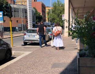 ANGELINA JOLIE DA EATALY A ROMA