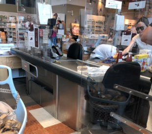 ANGELINA JOLIE DA EATALY A ROMA