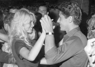 BARDOT SACHA DISTEL