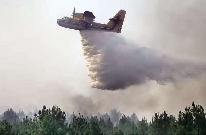 canadair a landiras   francia 