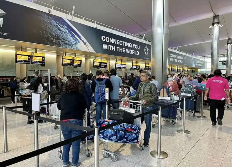 caos aeroporto di londra heathrow   2