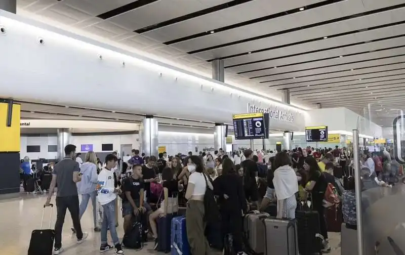 caos aeroporto di londra heathrow   6