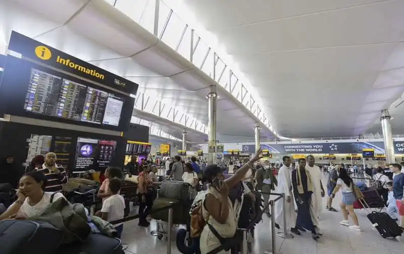 caos aeroporto di londra heathrow   7