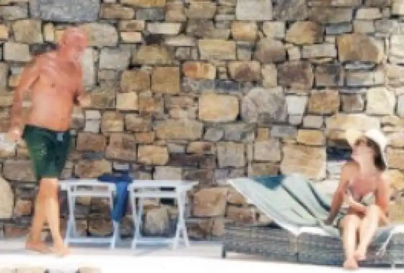 eros ramazzotti in vacanza con una misteriosa mora 3