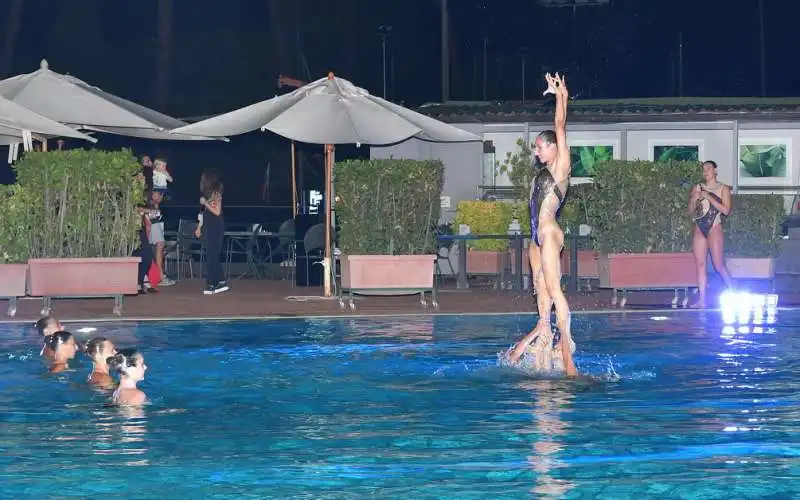 esibizione di nuoto sincronizzato  foto di bacco (11)