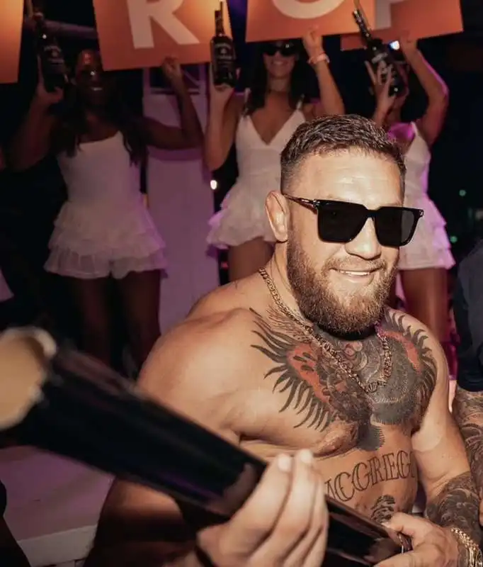 festa di compleanno di conor mcgregor a ibiza   13