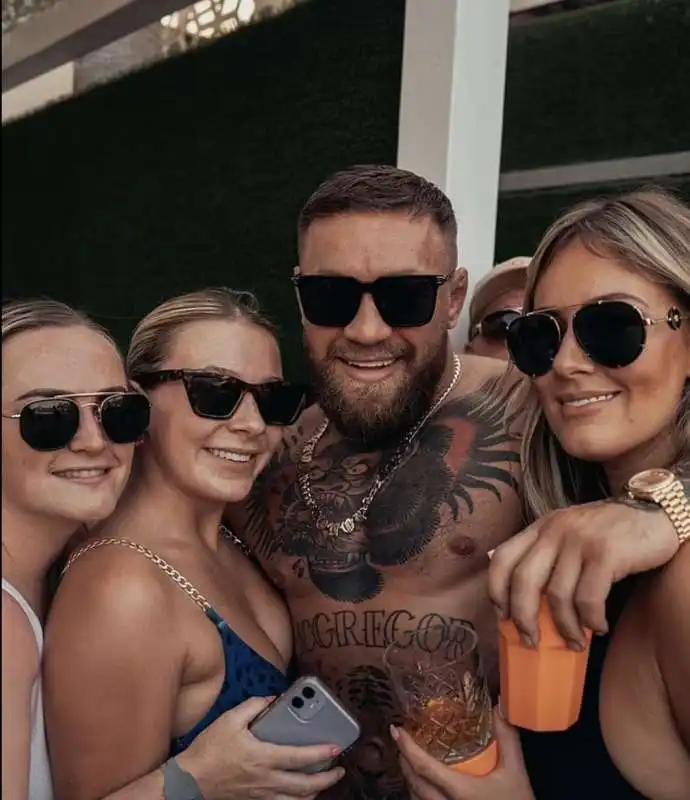 festa di compleanno di conor mcgregor a ibiza   4