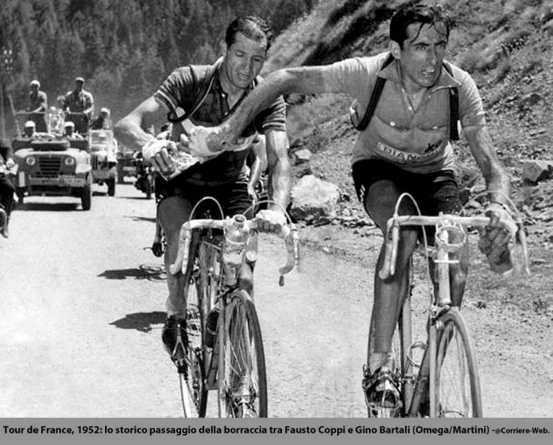 IL PASSAGGIO DELLA BORRACCIA TRA FAUSTO COPPI E GINO BARTALI