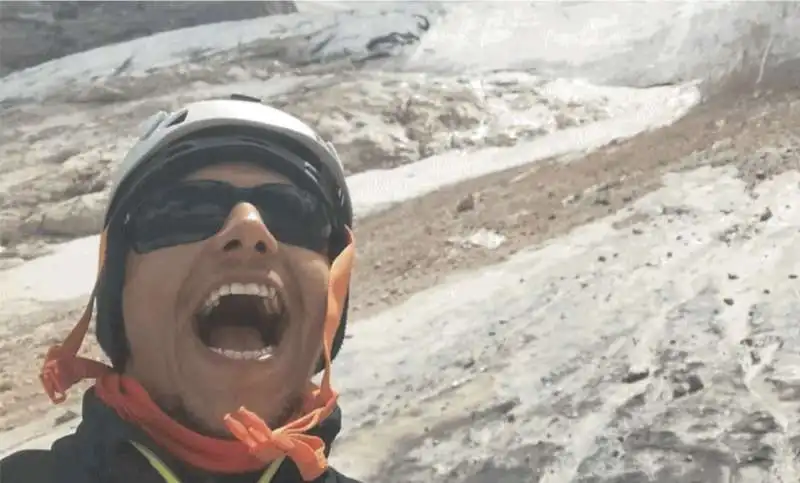 IL SELFIE DI FILIPPO BARI PRIMA DELLA VALANGA SULLA MARMOLADA