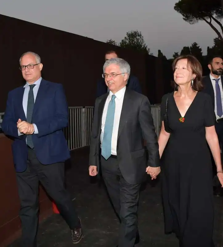 il sindaco gualtieri con il ministro daniele franco e la moglie laura  foto di bacco