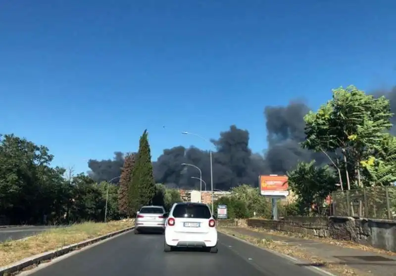 incendio casalino roma 5