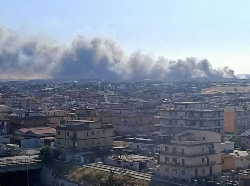 incendio casalino roma 8