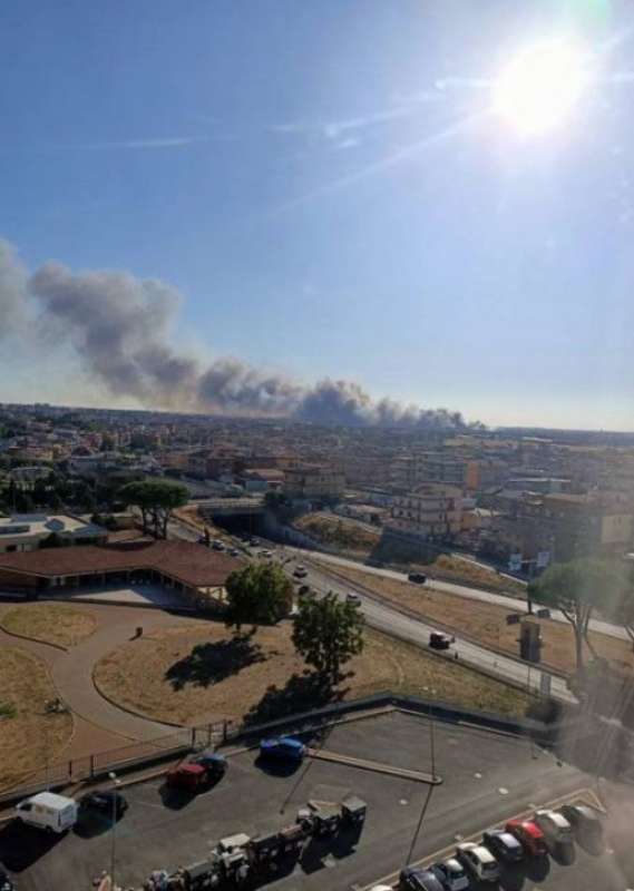 incendio casalino roma 9