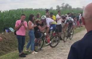 incidente daniel oss al tour de france 5