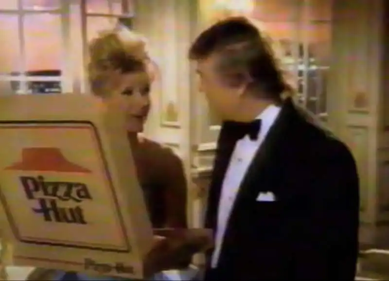 ivana e donald trump nello spot di pizza hut 