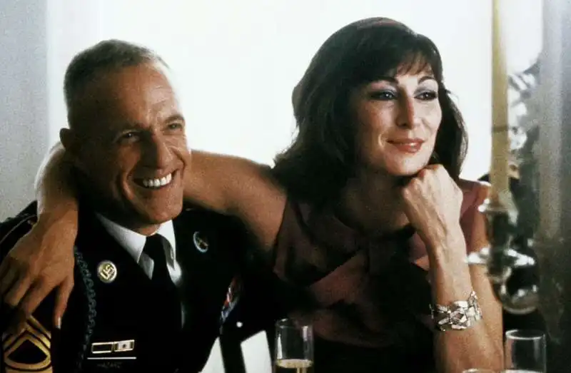 james caan e anjelica houston   huston gardens of stone 