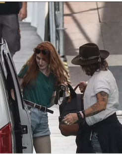 johnny depp e donna misteriosa