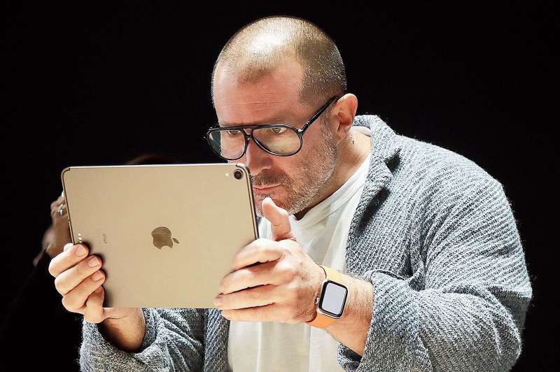 JONY IVE IPAD