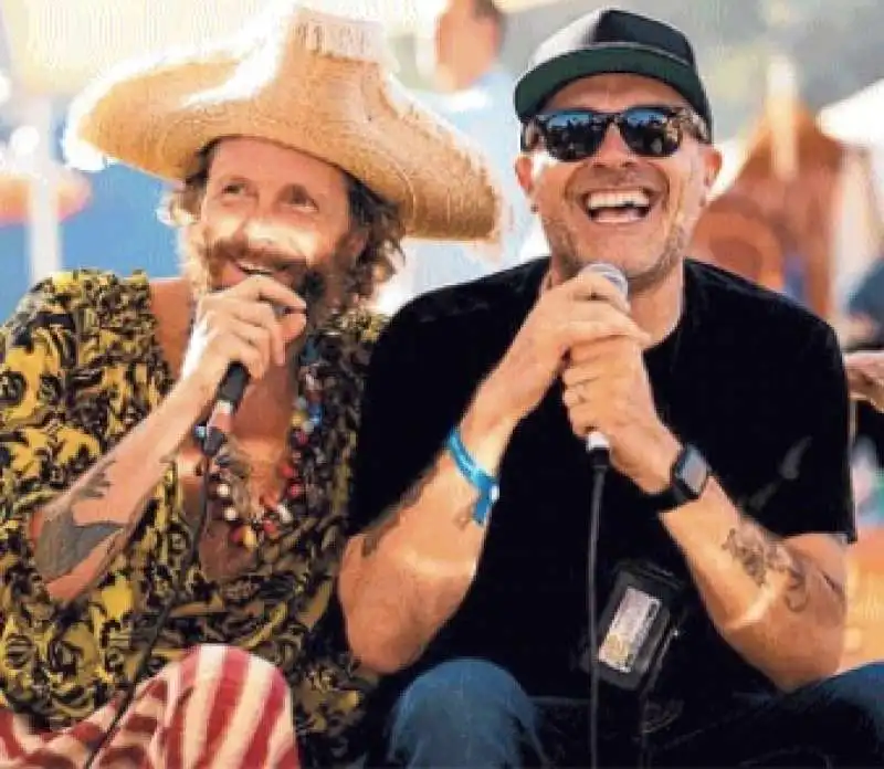 jovanotti e max pezzali   jova beach party 2022