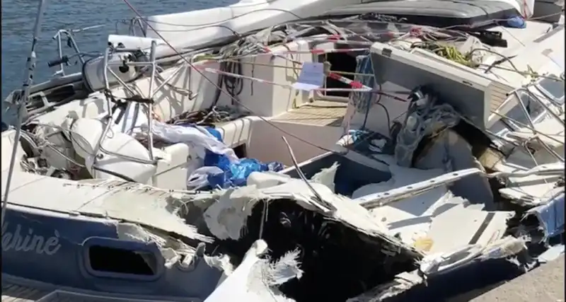 la barca a vela distrutta dal motoscafo all argentario 