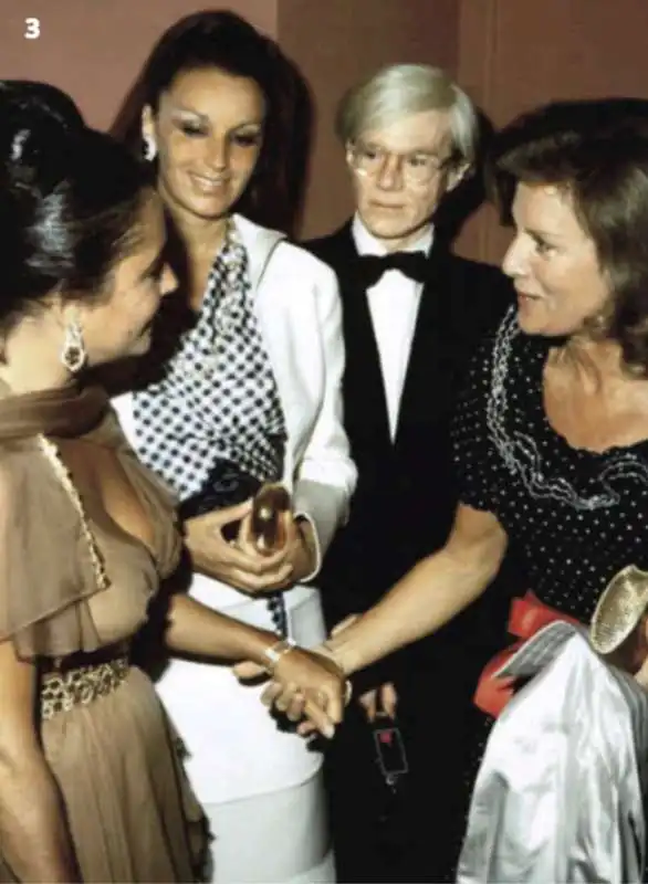 ljuba rizzoli in compagnia di liz taylor, andy warhol e marina cicogna a montecarlo nel 1973 