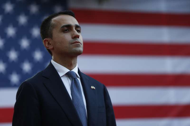 luigi di maio alla festa per l indipendenza ambasciata americana