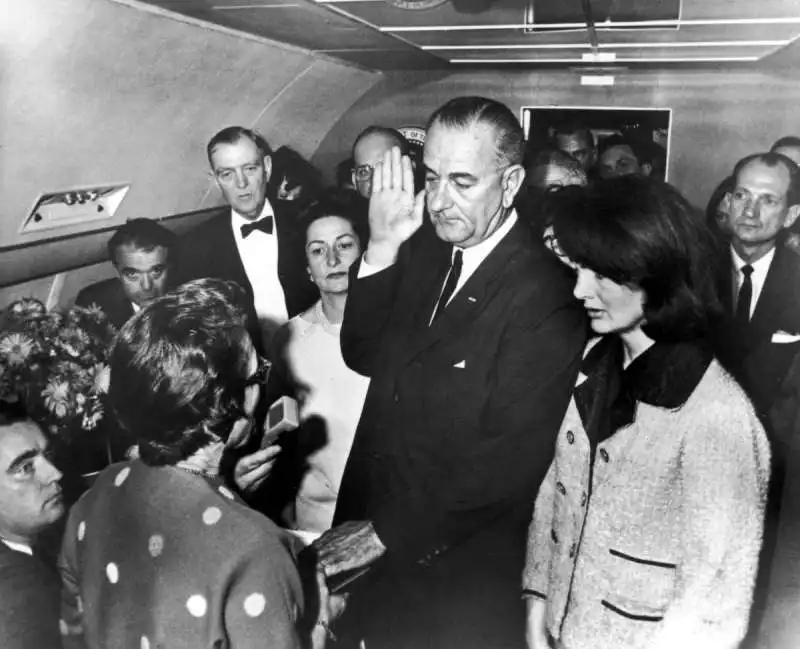 lyndon johnson giuramento 22 nov 1963