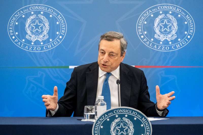 MARIO DRAGHI .