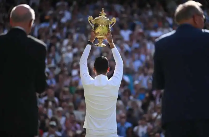 novak djokovic vince wimbledon 2 copia