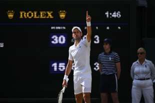 novak djokovic vince wimbledon 4