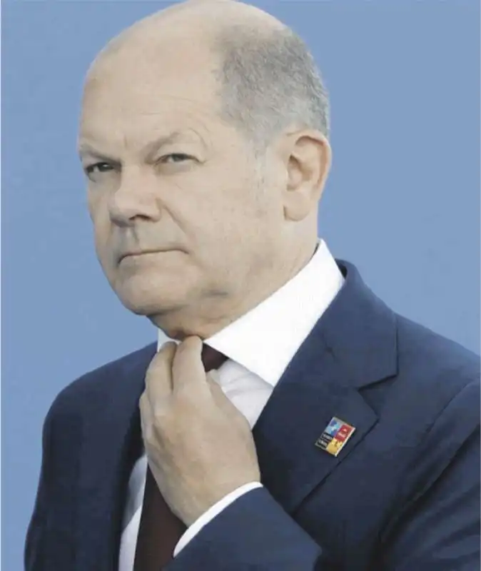 OLAF SCHOLZ