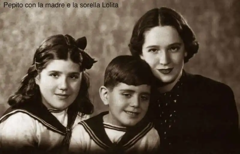 pepito con la madre e la sorella