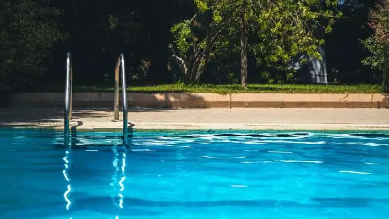 piscina carabinieri