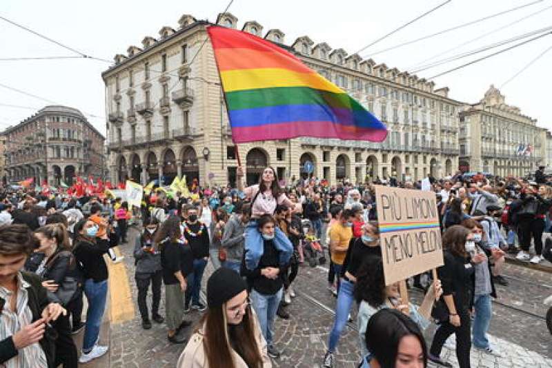 polizia gay pride 2