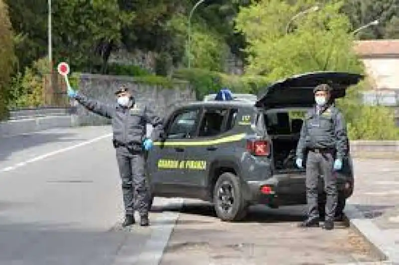 posto di blocco Guardia di finanza