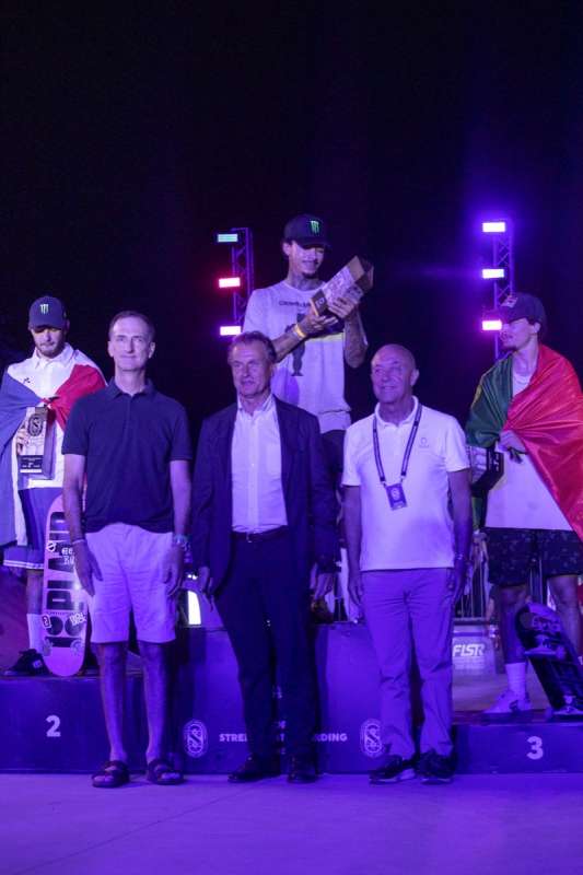 premiazioni uomini world street skateboarding roma