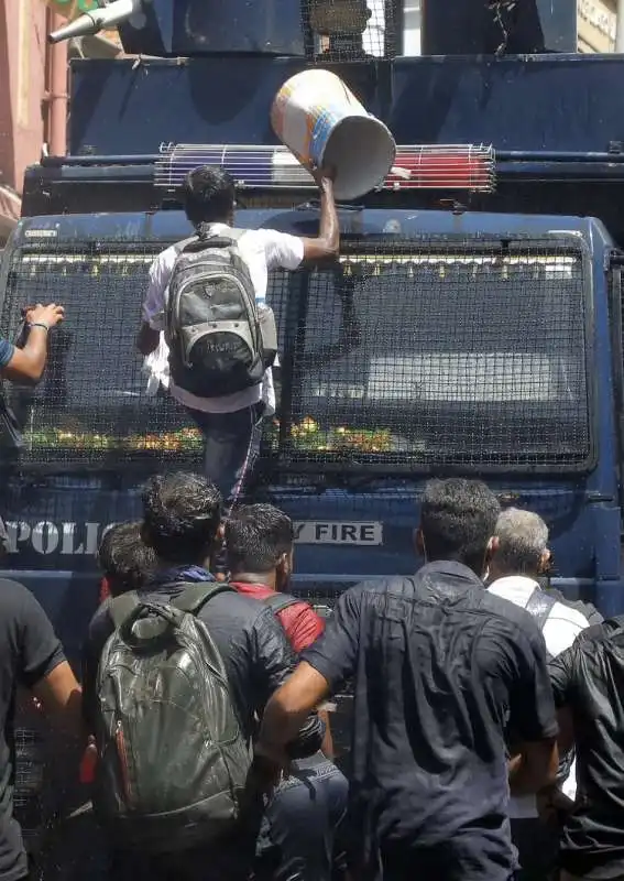 proteste in sri lanka   7