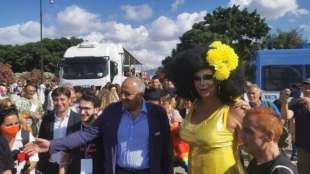 roberto lagalla al gay pride di palermo 1