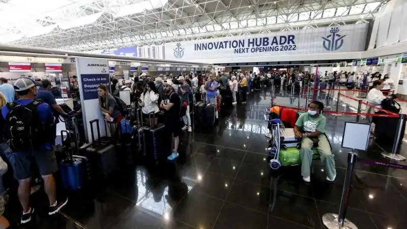 SCIOPERI E RITARDI NEGLI AEROPORTI 