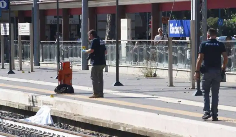 sorelle investite dal treno a riccione 5