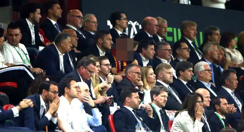 totti in tribuna  a tirana  con il figlio christian   foto gmt 539