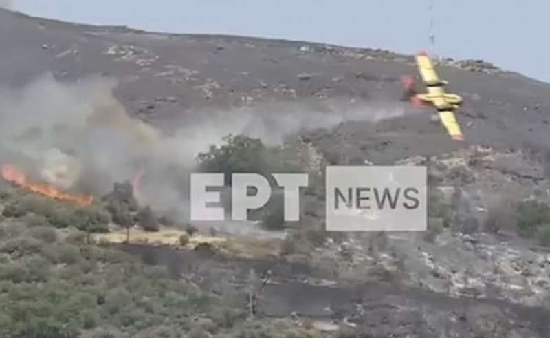 aereo antincendio si schianta sull isola di evia, in grecia